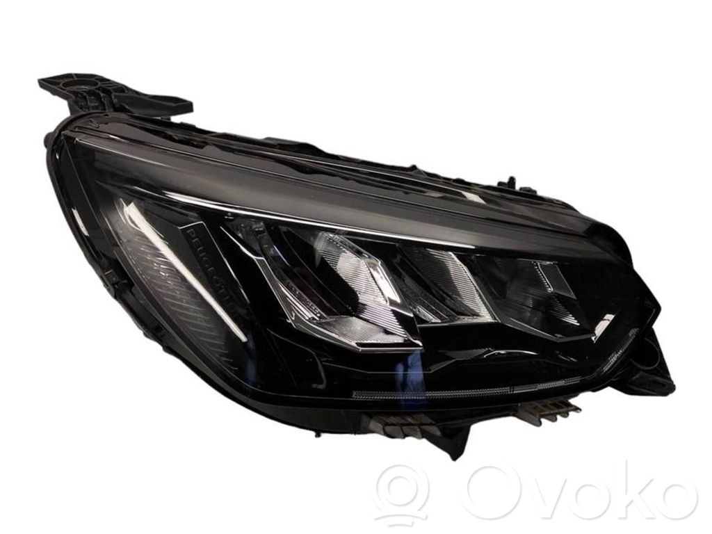 Peugeot 208 I Lampa przednia 