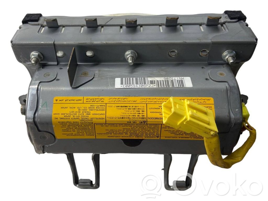 Mitsubishi Grandis Keleivio oro pagalvė 