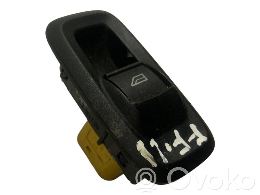 Ford Fiesta Interruptor del elevalunas eléctrico 