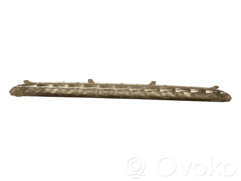 Kolmas/lisäjarruvalo   D46151580