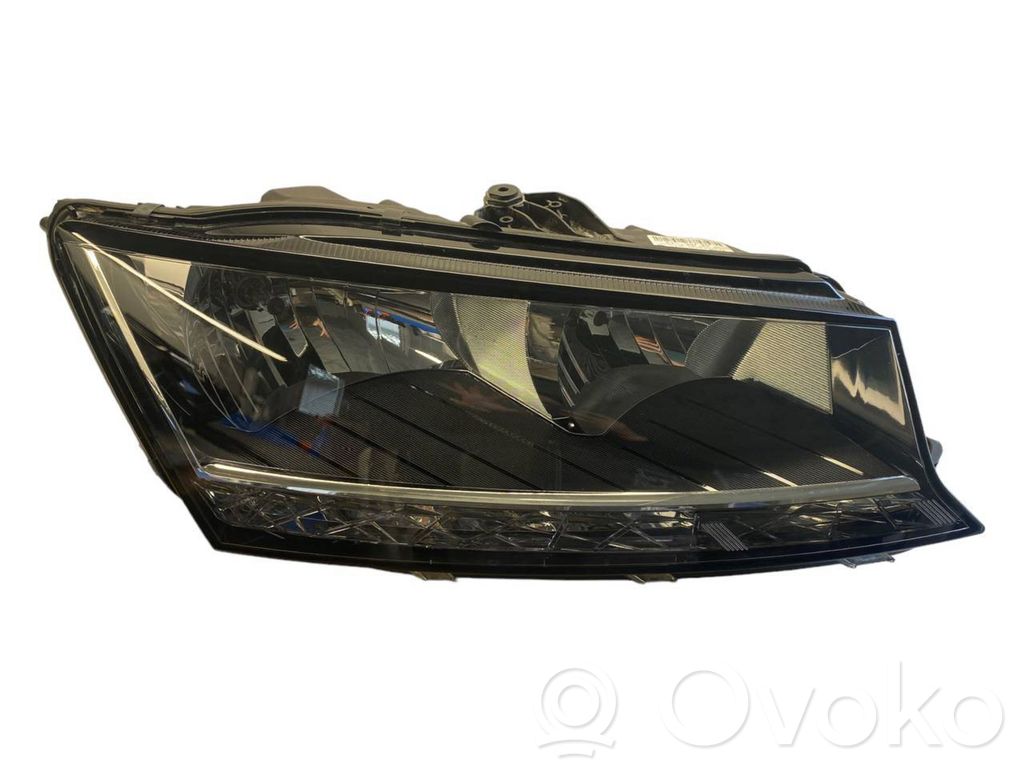 Skoda Fabia Mk3 (NJ) Lampa przednia 