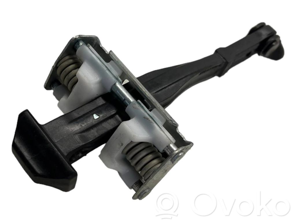 Ford Focus Etuoven pidätin 
