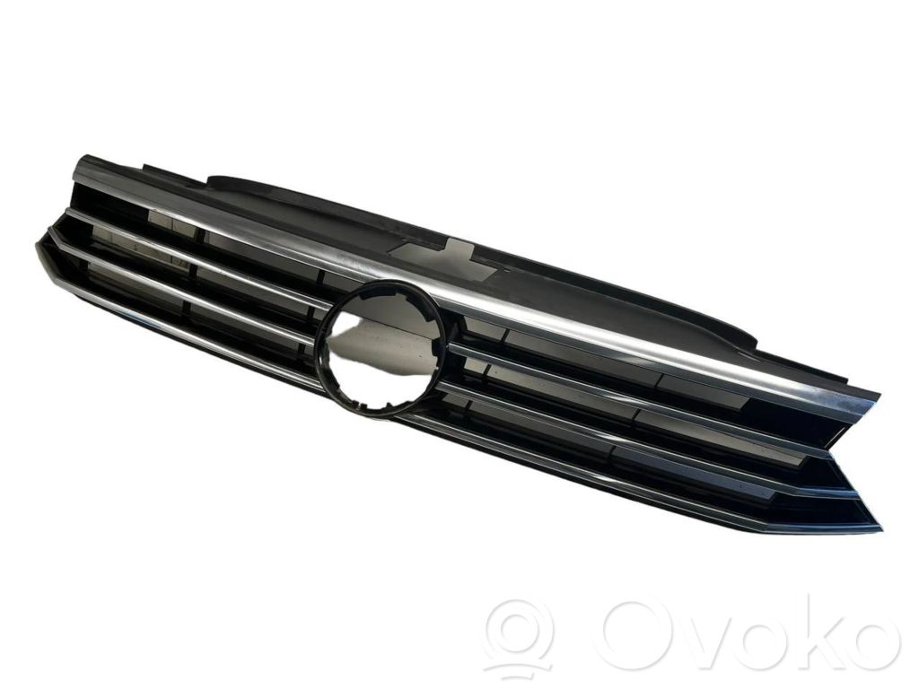 Volkswagen PASSAT B8 Maskownica / Grill / Atrapa górna chłodnicy 