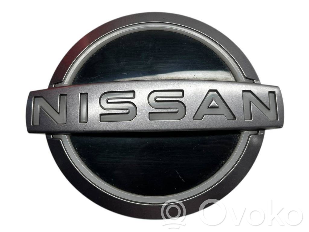 Nissan Leaf II (ZE1) Mostrina con logo/emblema della casa automobilistica 