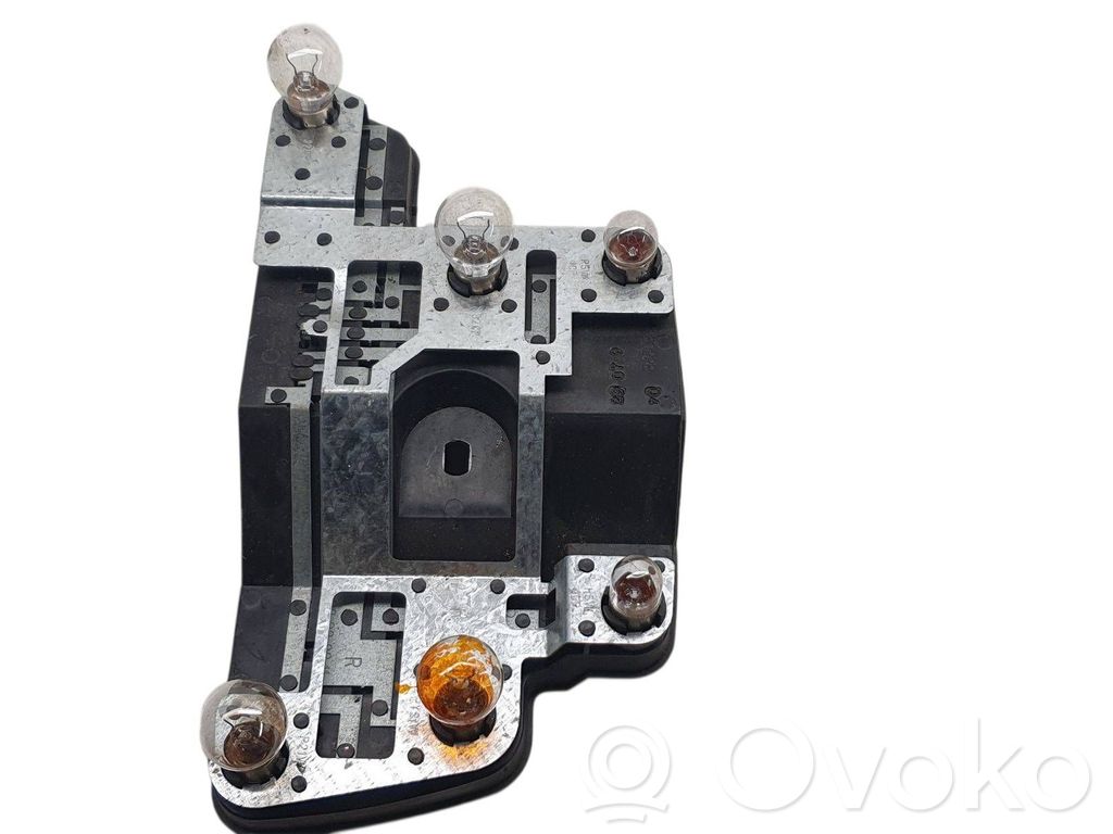 Volvo C70 Takavalon polttimon suojan pidike 