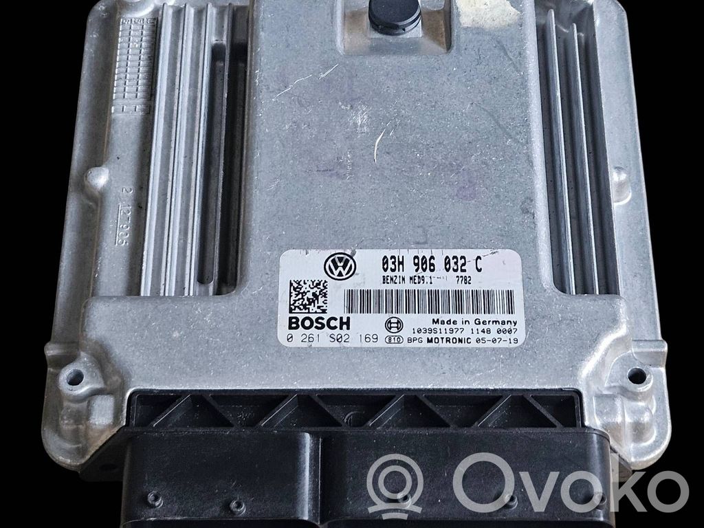 Volkswagen PASSAT B6 Engine control unit/module 