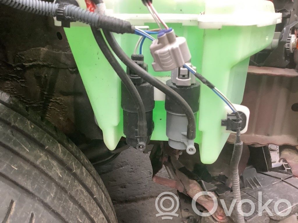Toyota Yaris Windscreen/windshield washer pump 