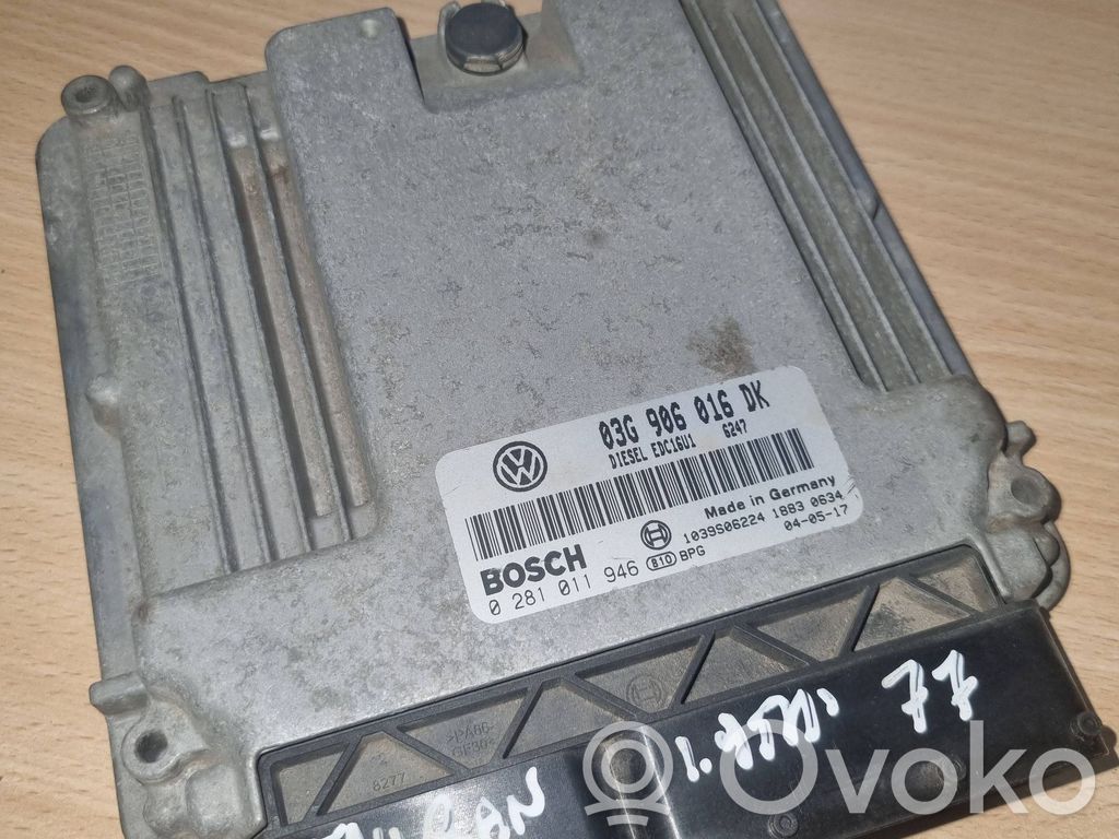 Volkswagen Touran I Engine control unit/module 