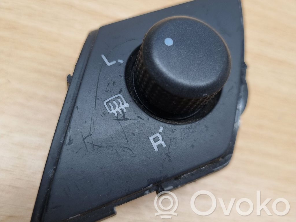 Skoda Superb B5 (3U) Wing mirror switch 