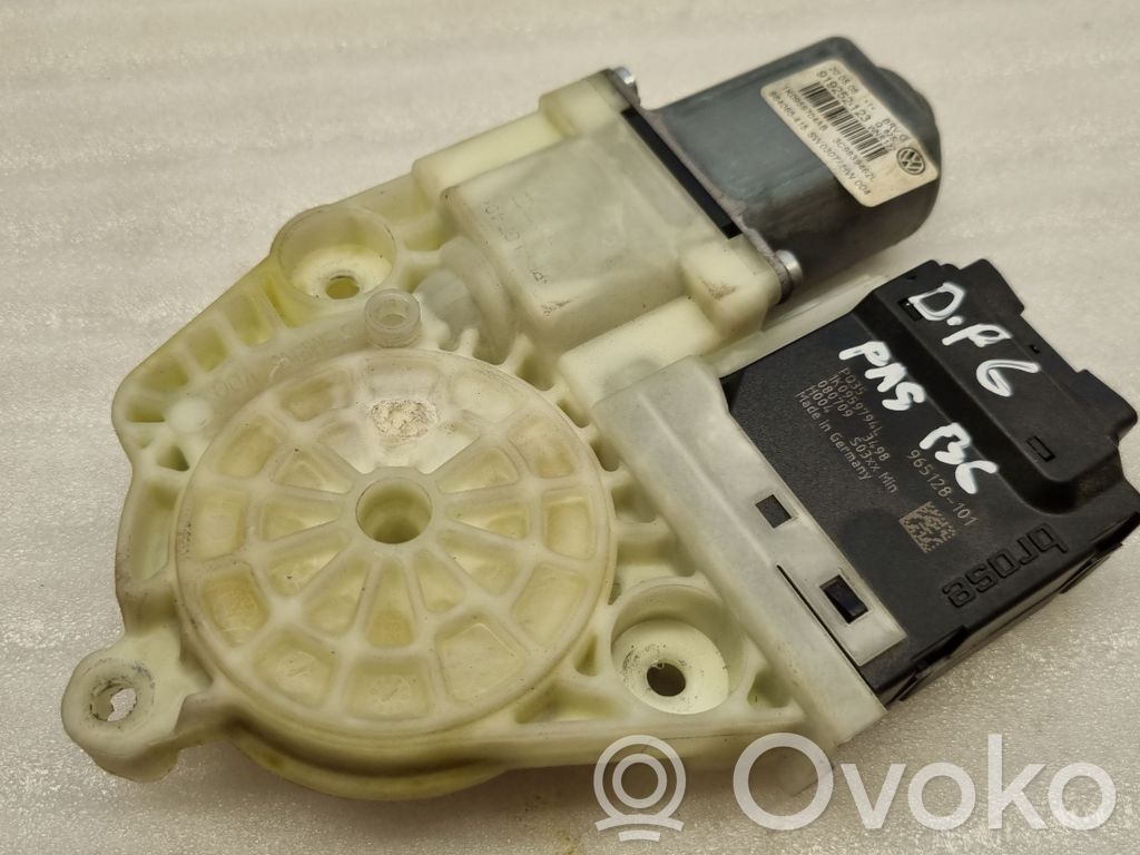 Volkswagen PASSAT B6 Elektryczny podnośnik szyby drzwi tylnych 