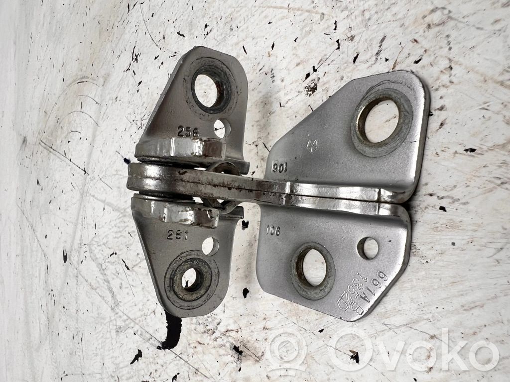 Front door upper hinge   1352D,661AB