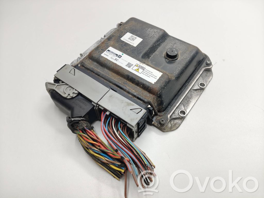 Opel Astra H Engine control unit/module 