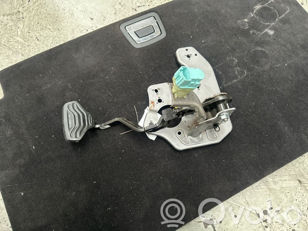 Ford Transit VII Assemblage pédale 