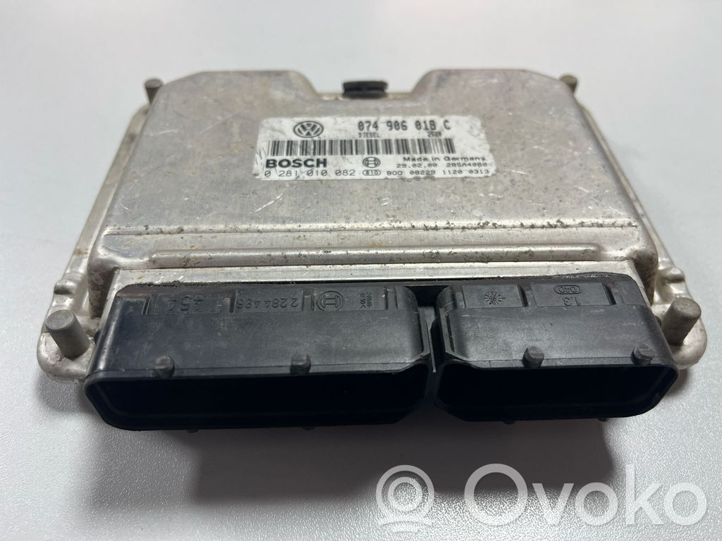 Volkswagen Transporter - Caravelle T4 Engine control unit/module 
