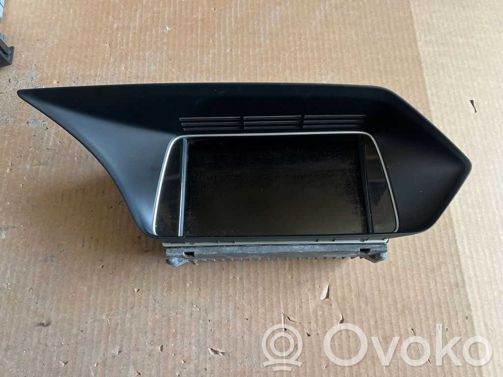 Mercedes-Benz E W212 Monitor / wyświetlacz / ekran 