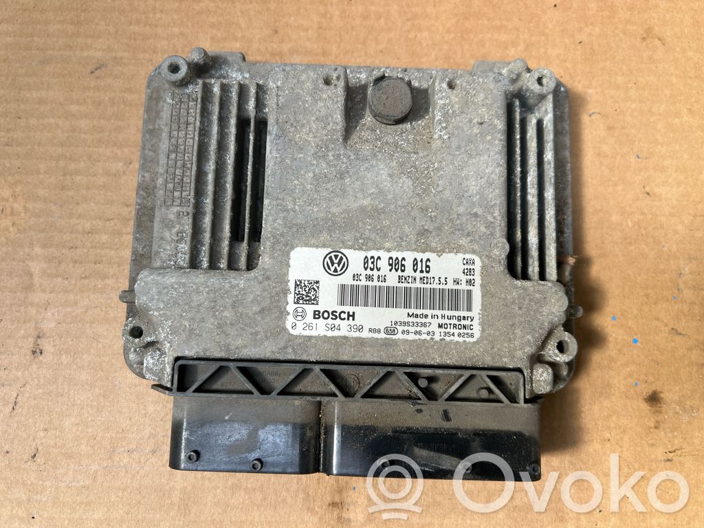 Volkswagen Golf VI Engine control unit/module 