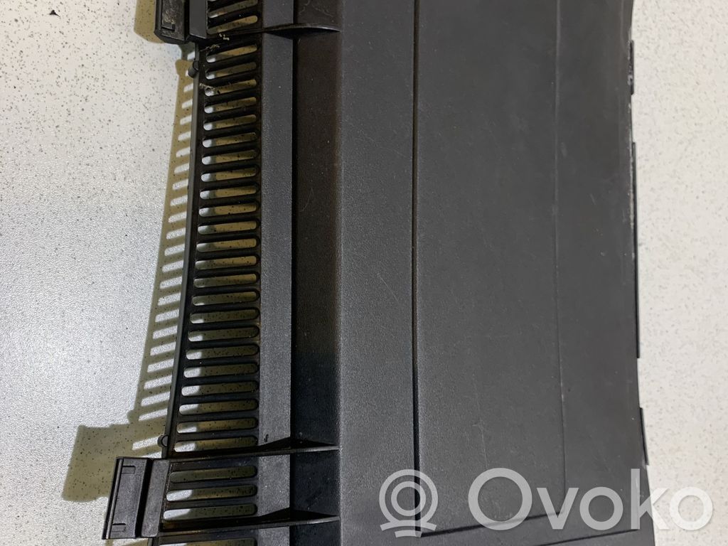 BMW 5 E39 Cabin air micro filter cap 