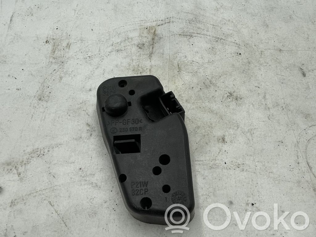 BMW 3 E46 Galinio žibinto detalė 
