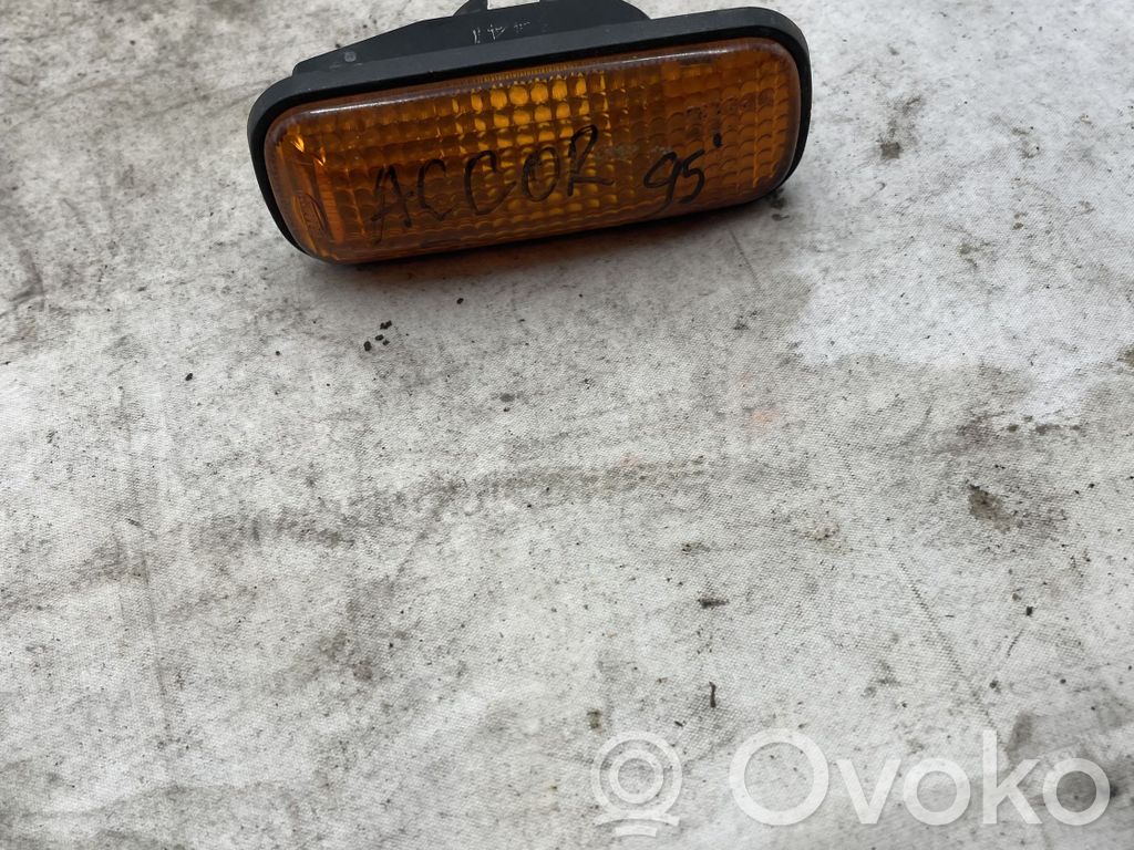 Honda Accord Front fender indicator light 