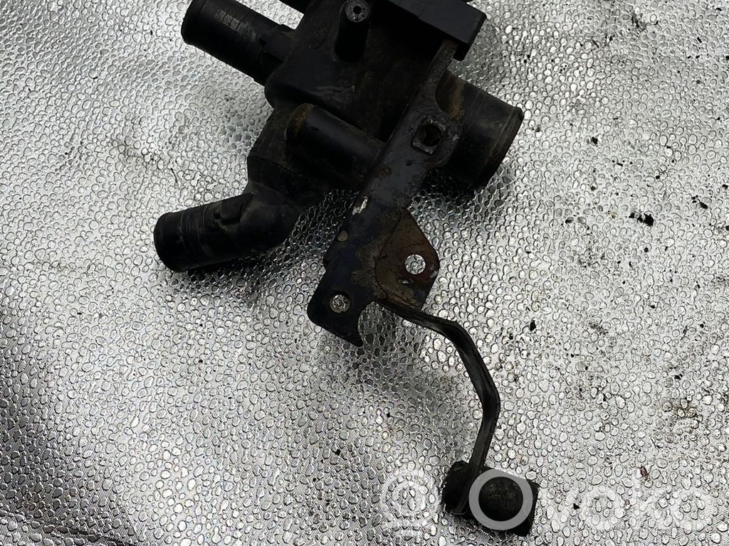 Carcasa del termostato   YC1Q8A586AE,YC1Q9K478AE