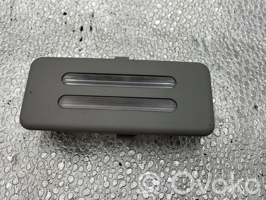 BMW 3 E90 E91 Kitas salono žibintas 