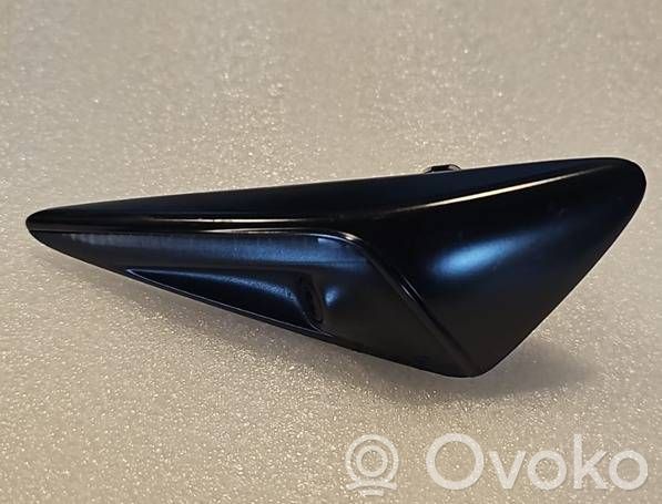 Tesla Model Y Seitliche Kotflügelkamera 