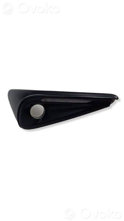 Tesla Model Y Juniper Front fender indicator light 