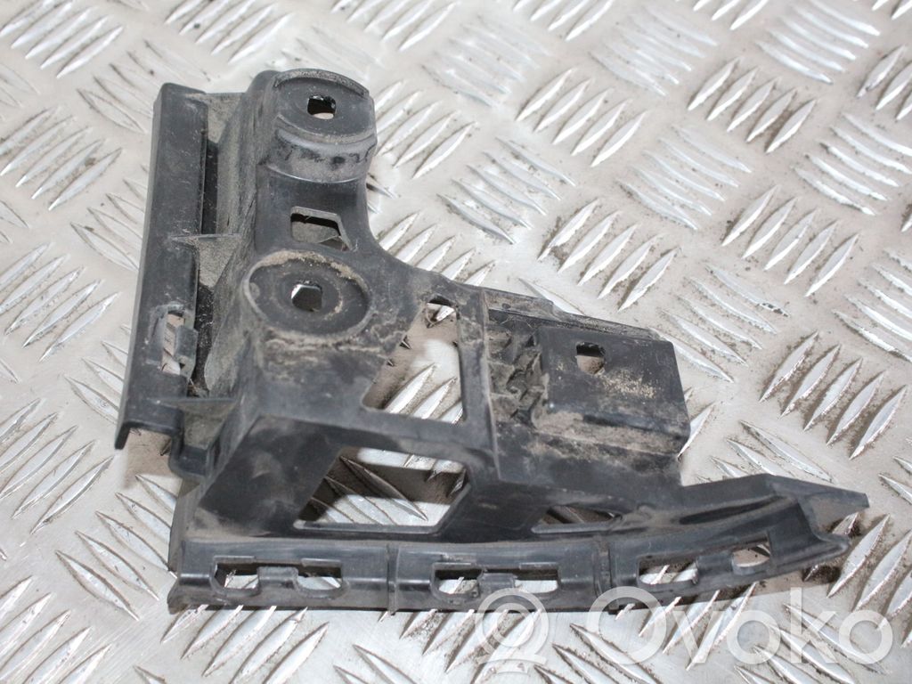 Volkswagen Touran II Uchwyt / Mocowanie zderzaka tylnego 