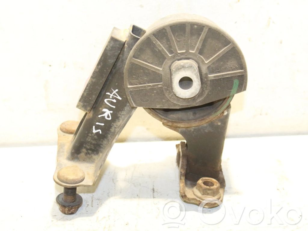 Engine mount bracket