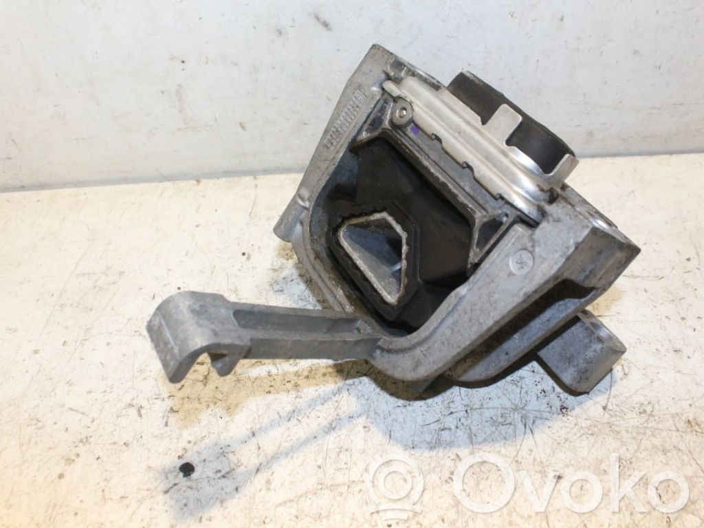 Volkswagen Golf VII Engine mount bracket 