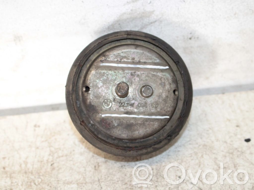 BMW 5 E39 Engine mount bracket 