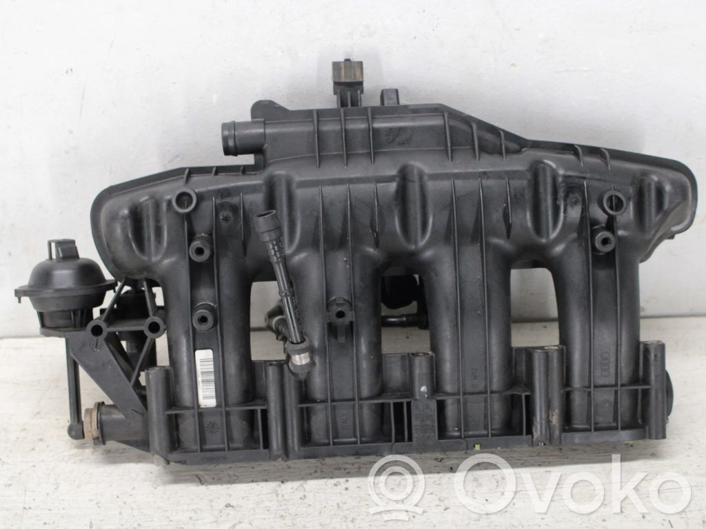 Volkswagen PASSAT CC Colector de admisión 