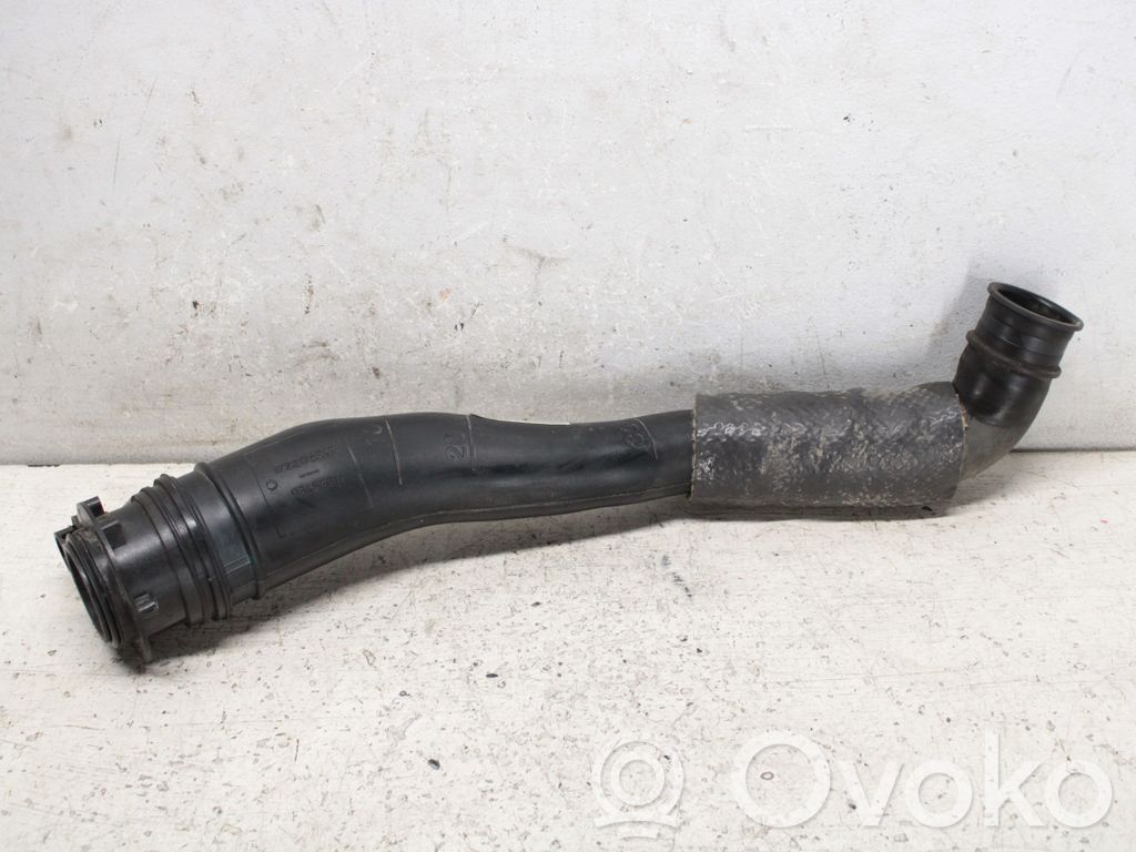 Opel Vivaro Rura wlewu paliwa 