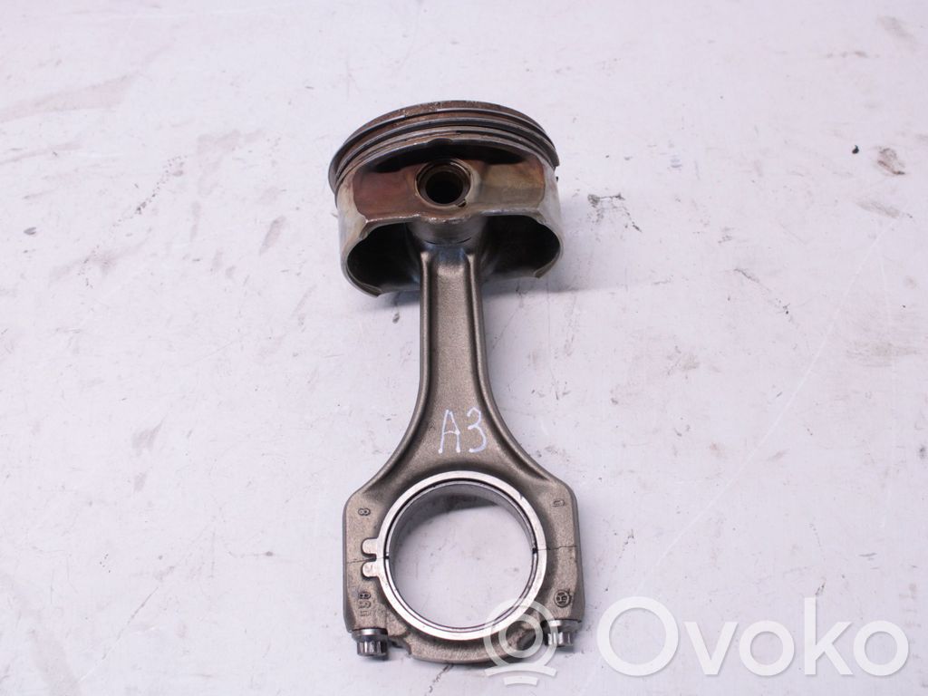 Piston avec bielle   7840922,569