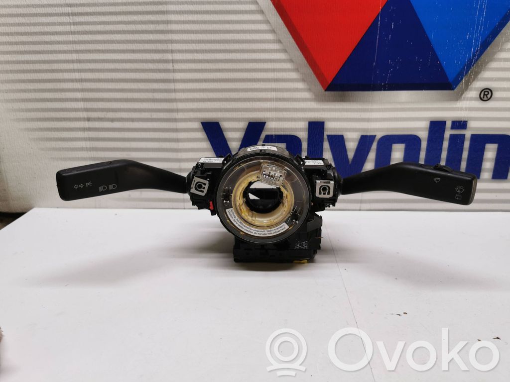 Volkswagen Golf V Wiper turn signal indicator stalk/switch 