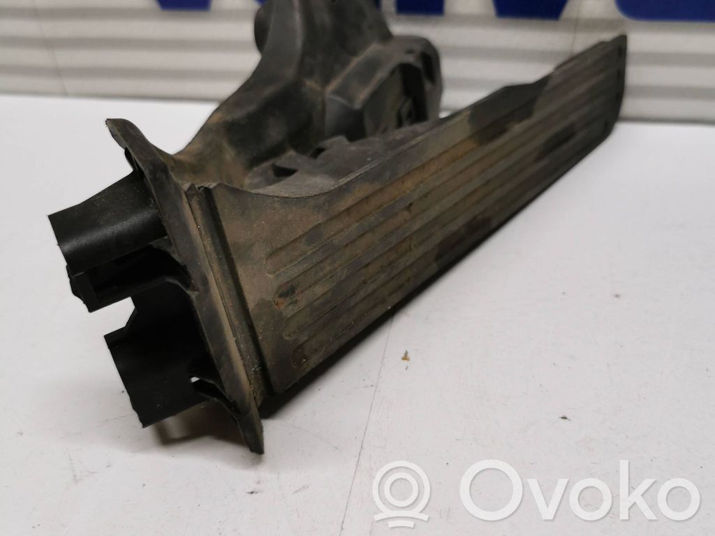 Volkswagen Golf V Pedał gazu / przyspieszenia 