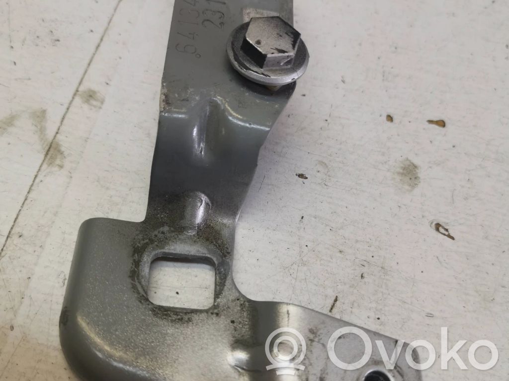 Renault Megane IV Fender mounting bracket 