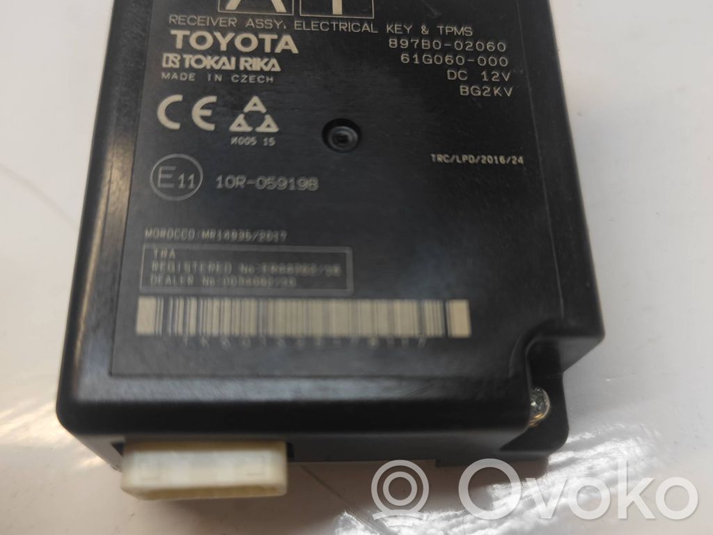Toyota Corolla E210 E21 Rengaspaineen valvontayksikkö 