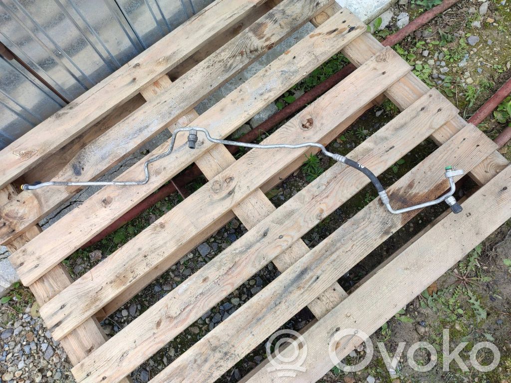 BMW 5 E60 E61 Ilmastointilaitteen putki (A/C) 