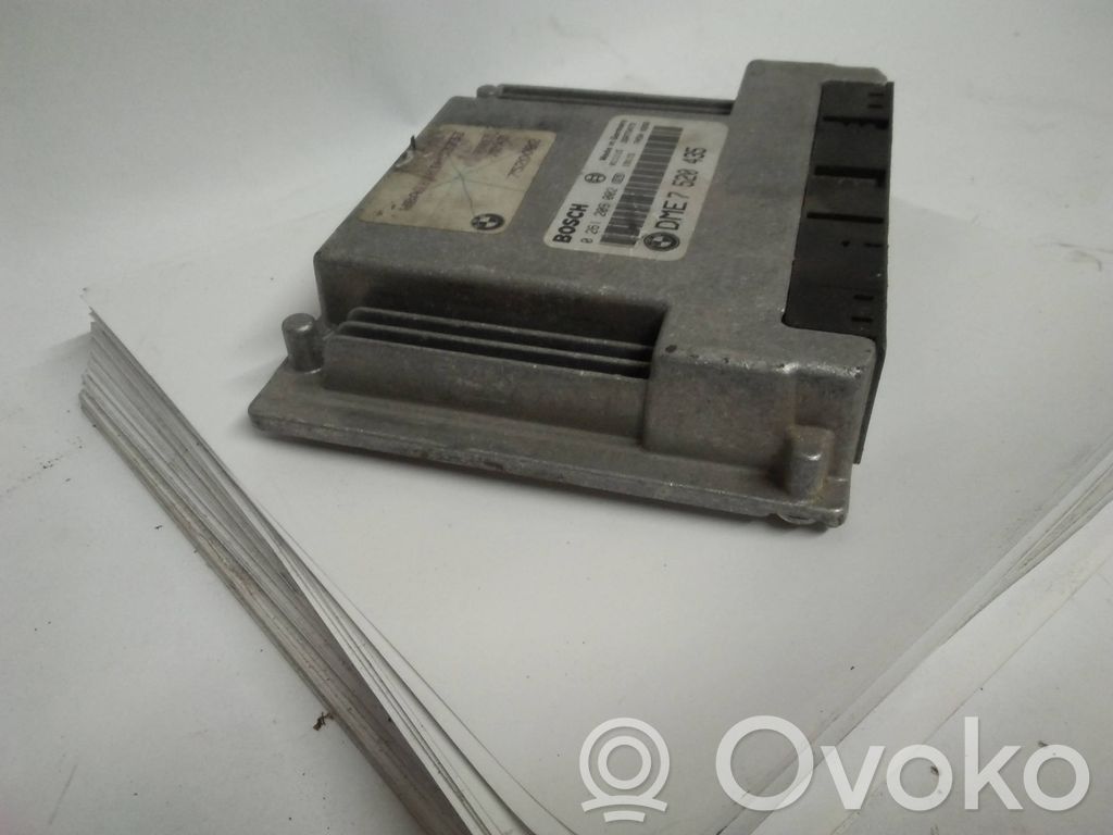 BMW 7 E65 E66 Variklio valdymo blokas 