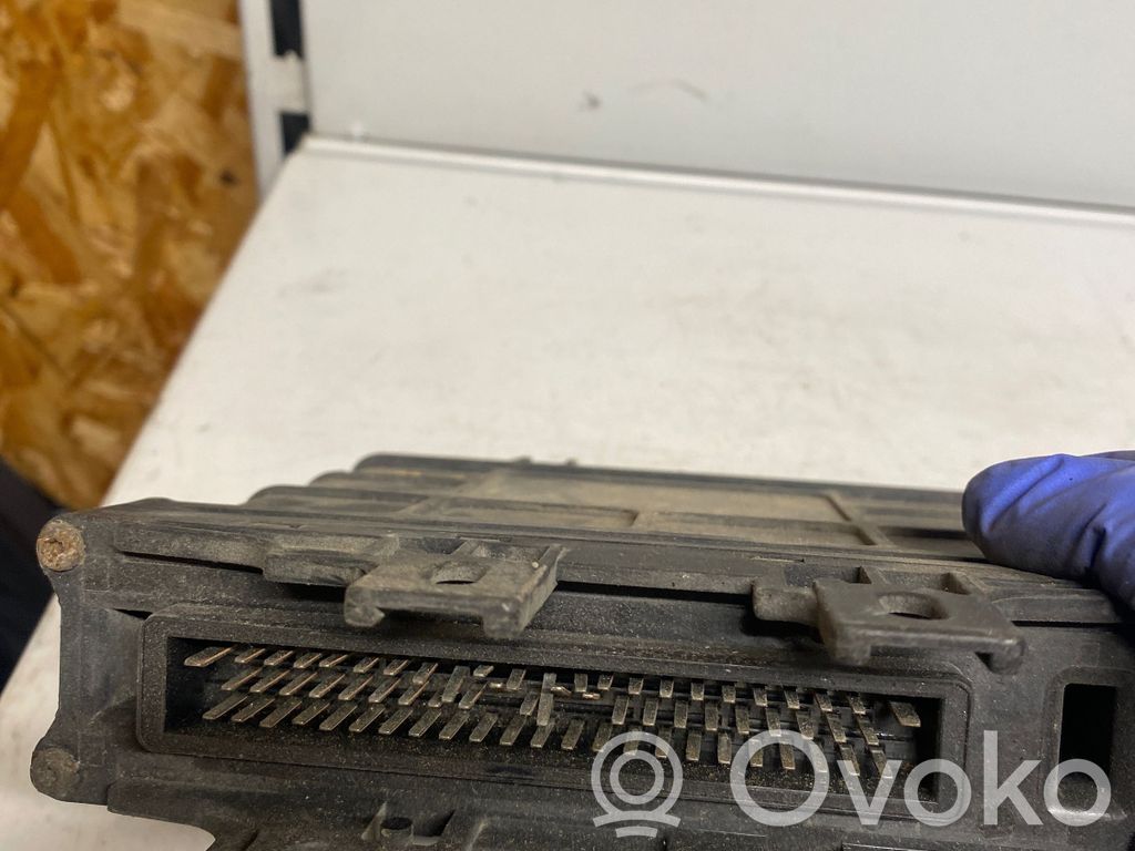 Engine control unit/module   099927733Q,95VW12B565KB,5DG00753461