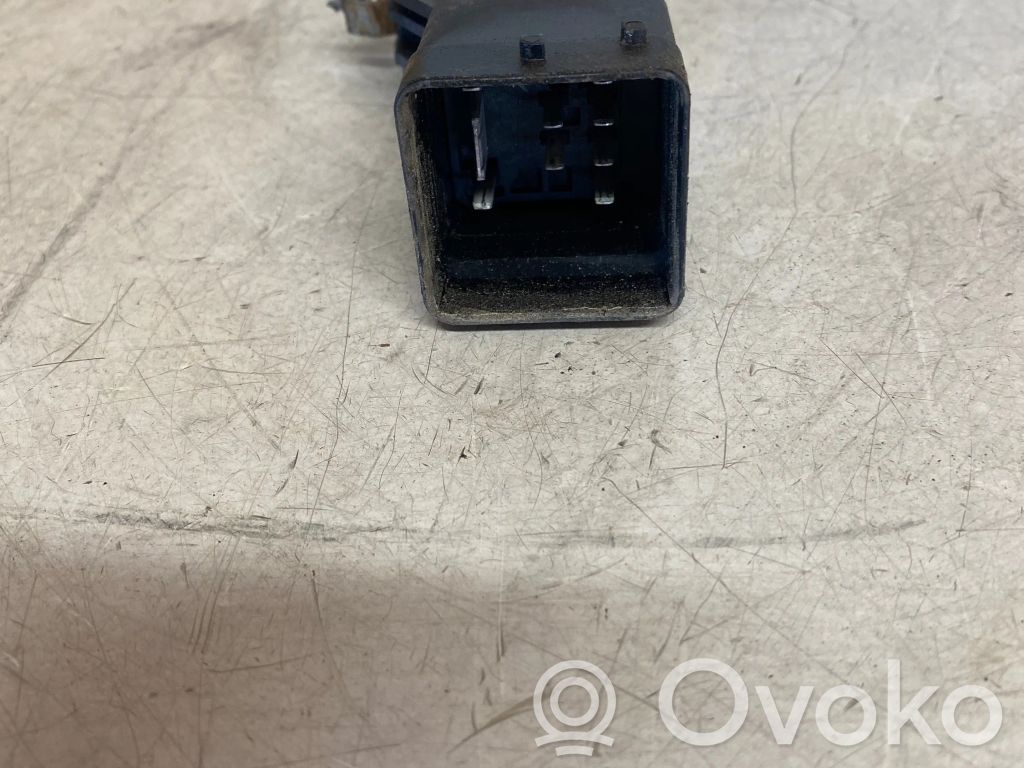Iveco Daily 35 - 40.10 Hehkutulpan esikuumennuksen rele 