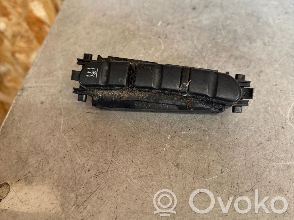 Mercedes-Benz C W203 Przełączniki podgrzewania foteli 