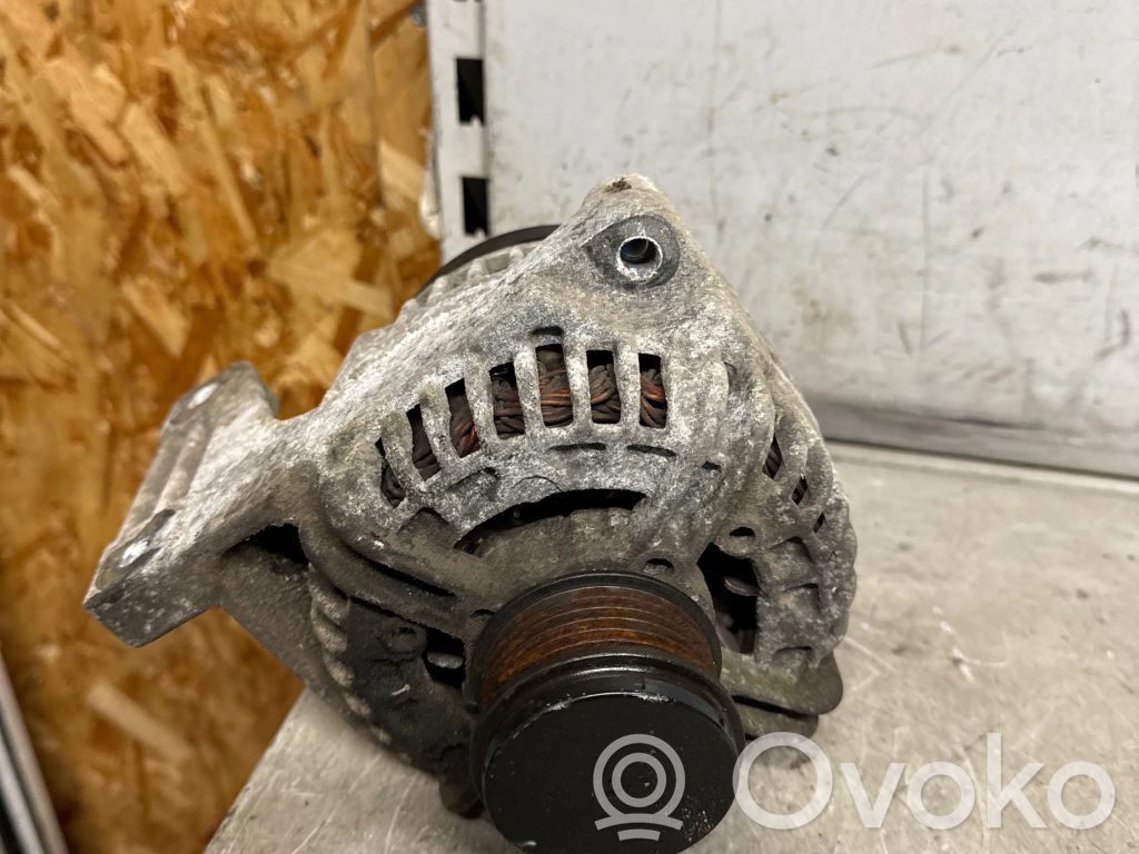 Volkswagen PASSAT B7 Alternator 