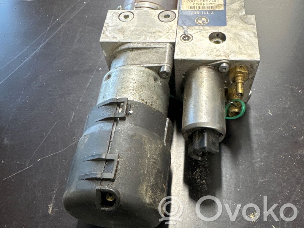 BMW 5 E60 E61 Motore della pompa idraulica del portellone posteriore 