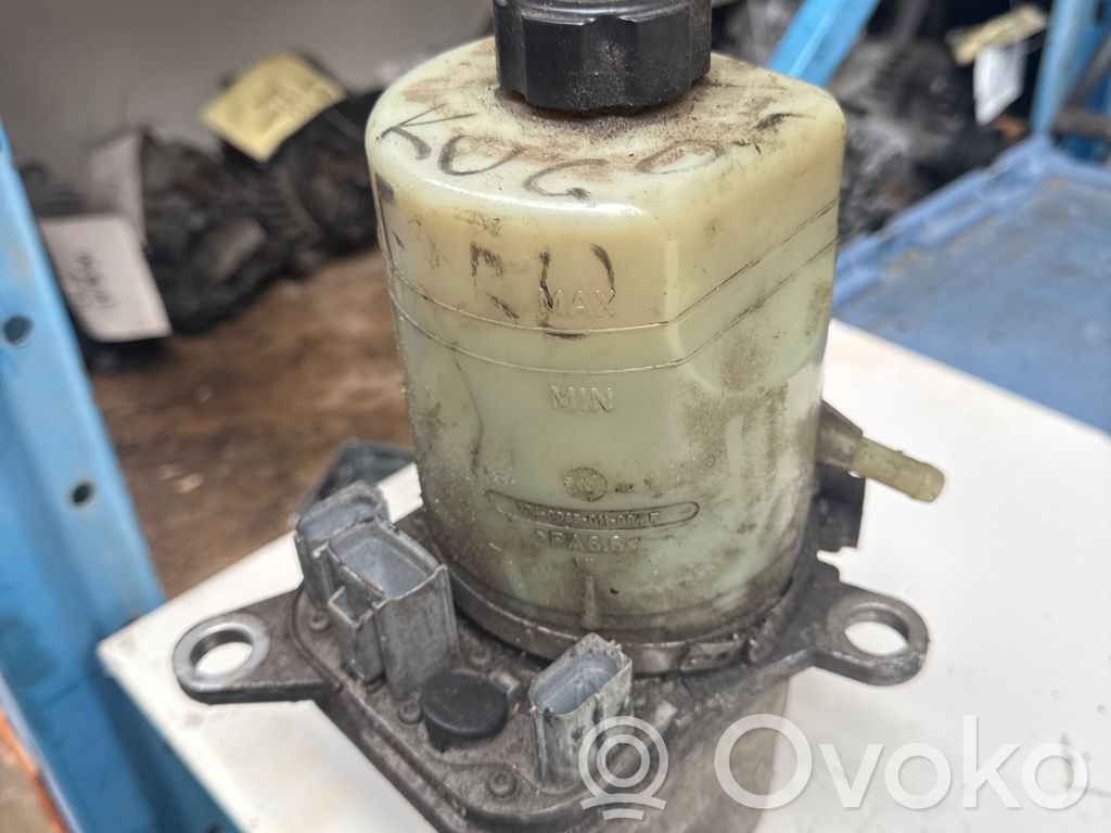 Ford Focus Ohjaustehostimen pumppu 