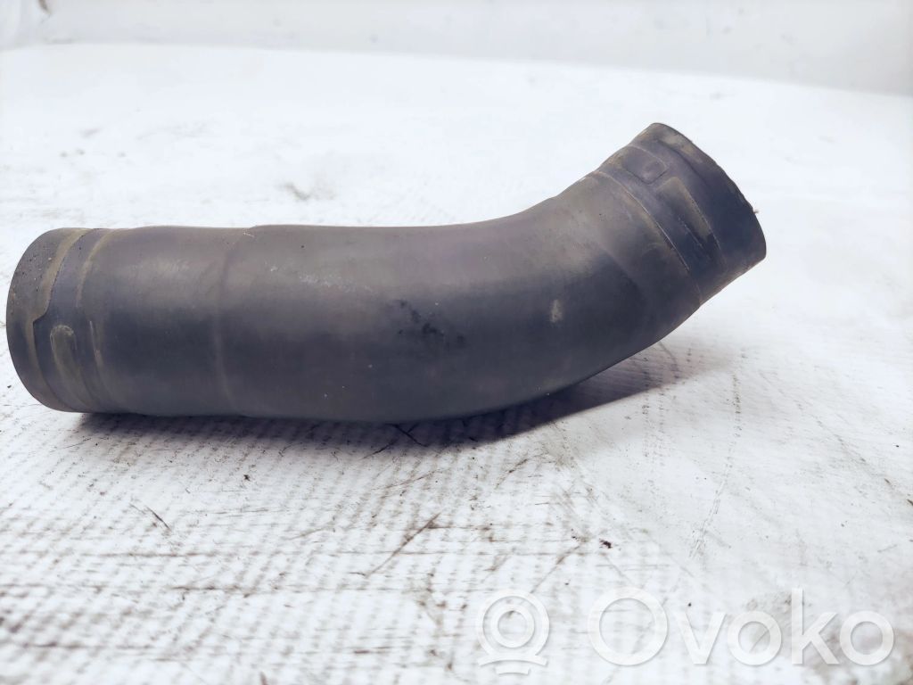 Volkswagen PASSAT B7 Tubo flessibile del liquido di raffreddamento del motore 