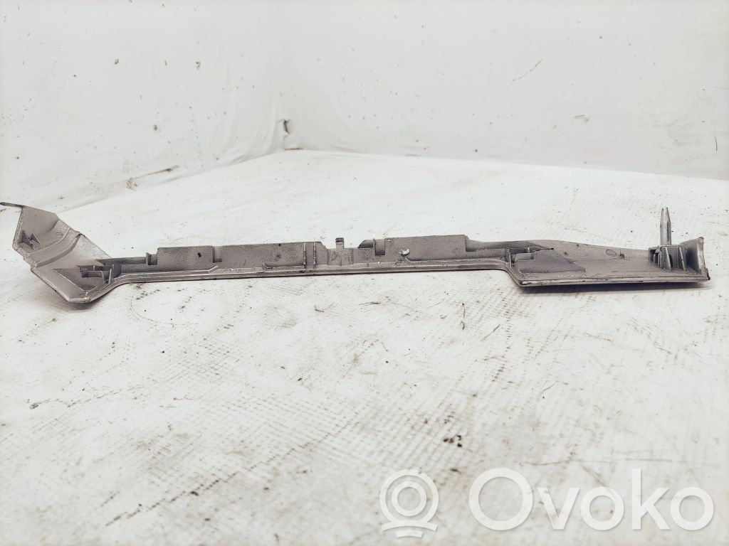 BMW 3 E46 Kita salono detalė 