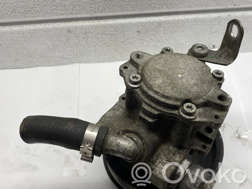 Ohjaustehostimen pumppu   678045901