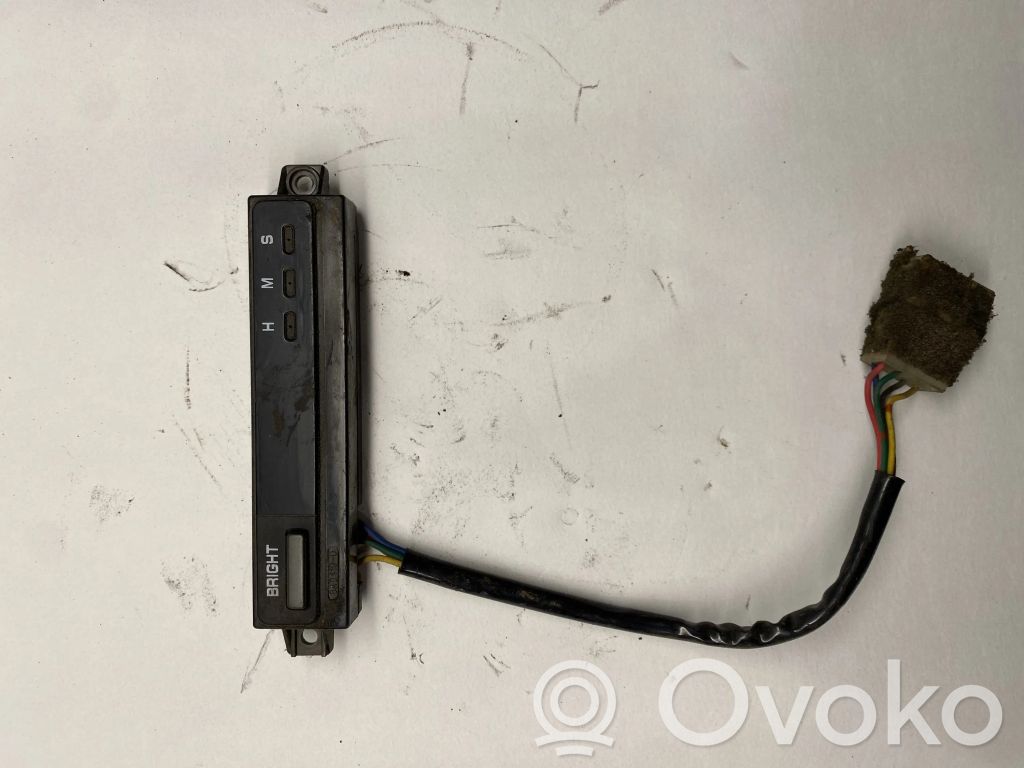 Subaru Impreza II Kita salono detalė 